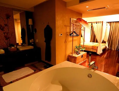 上海徐汇养生会所的黄昏恋：当爱情遇上八十岁